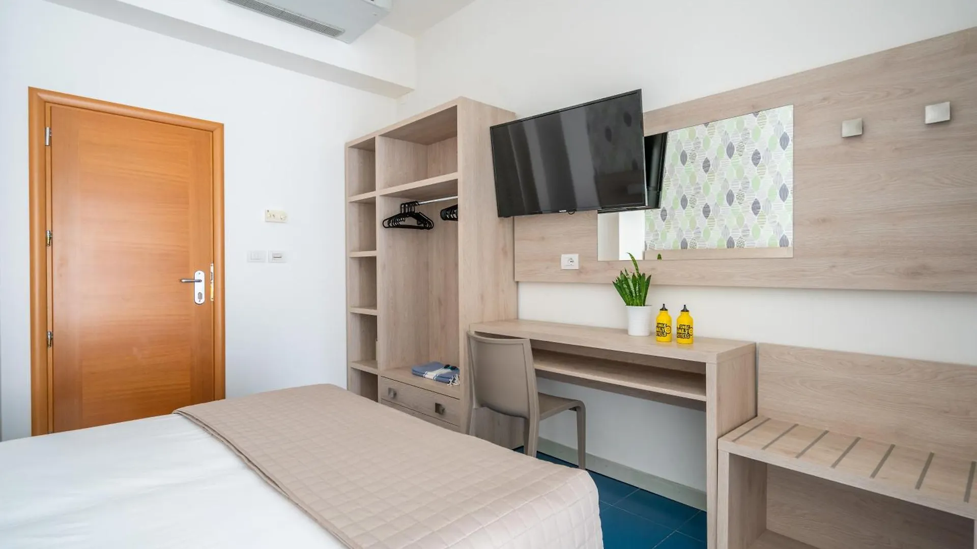 Lotus Hotel All Inclusive & Spiaggia Rimini 3*,